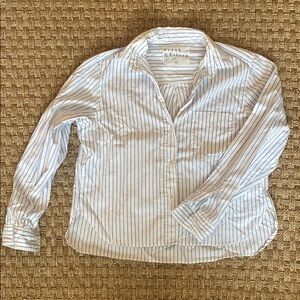 Frank & Eileen Sylvio Blue and White Untuckable Striped Shirt sz Med